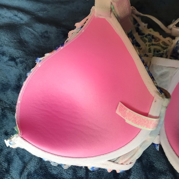 VS PINK Lightly Lined Racerback Bra - Picture 5 of 5
